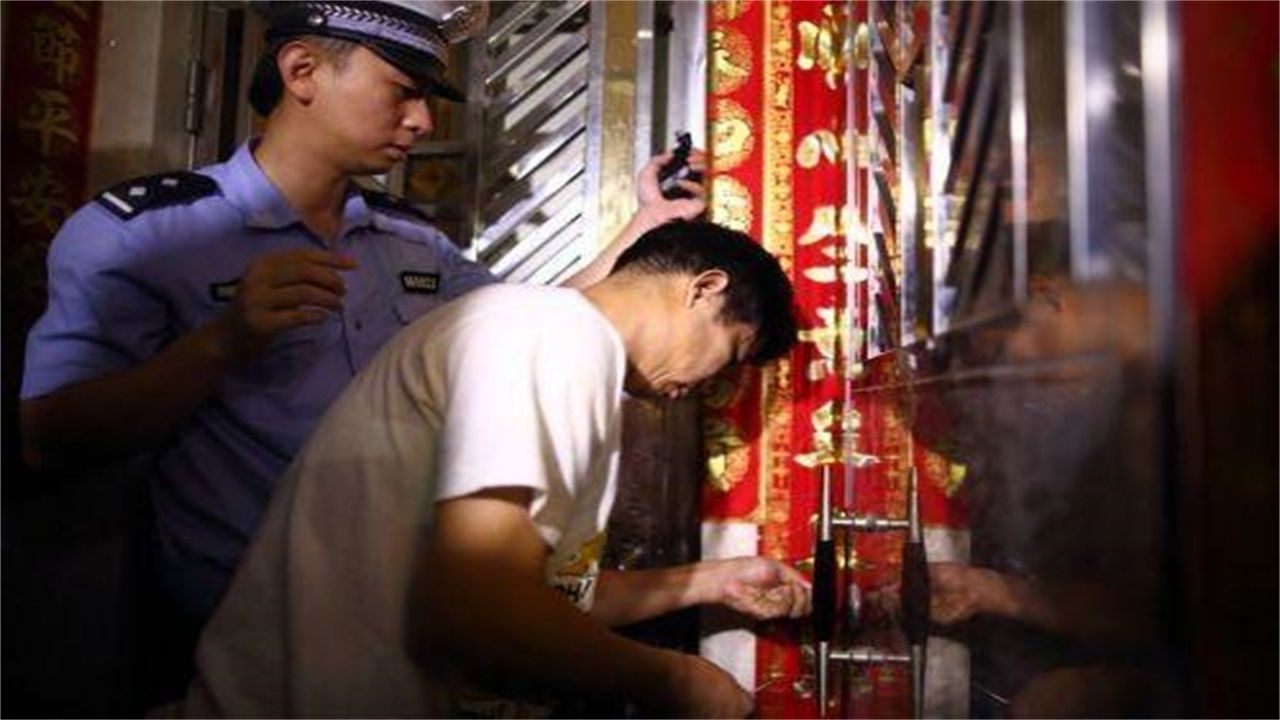 阳泉请开锁师傅开了锁后，师傅为什么一般都不进门，就算主人请也不进去？